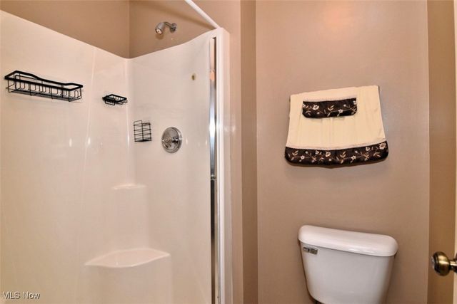 8175 Tanglewood Lane, Parma, OH 44129