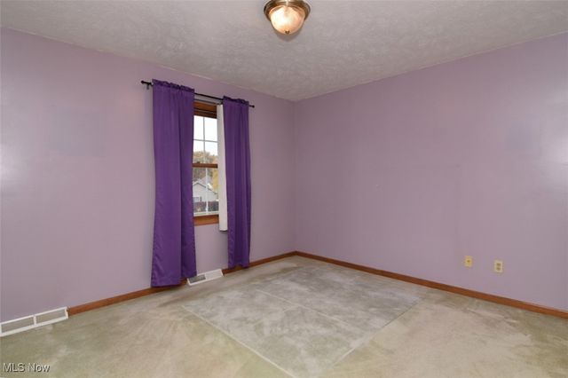 8175 Tanglewood Lane, Parma, OH 44129