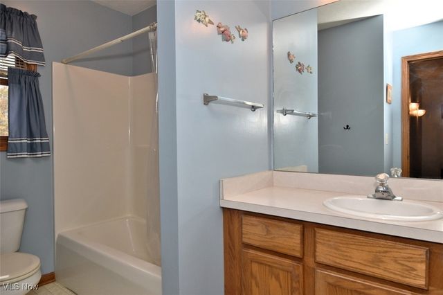 8175 Tanglewood Lane, Parma, OH 44129