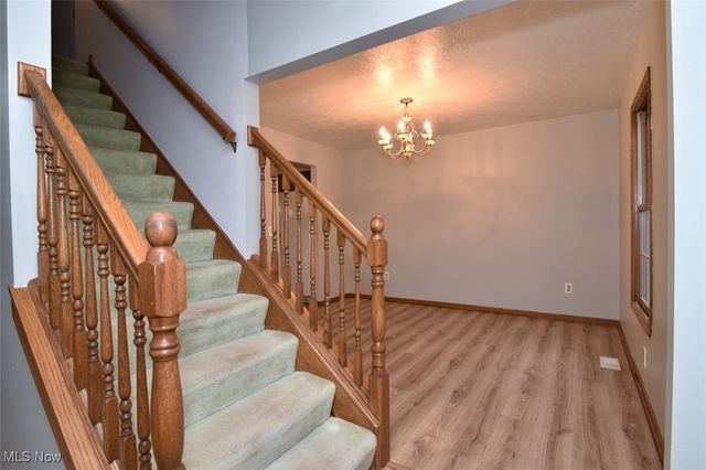 8175 Tanglewood Lane, Parma, OH 44129