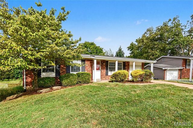 2467 Wesbay Drive, Maryland Heights, MO 63043