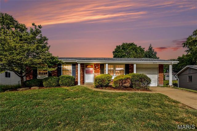 2467 Wesbay Drive, Maryland Heights, MO 63043