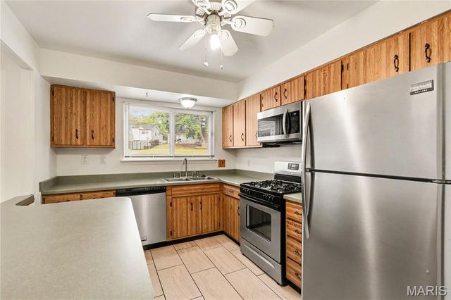 2467 Wesbay Drive, Maryland Heights, MO 63043