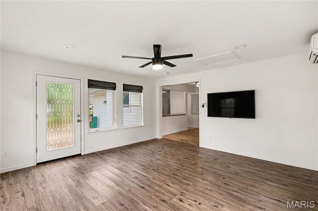 2467 Wesbay Drive, Maryland Heights, MO 63043