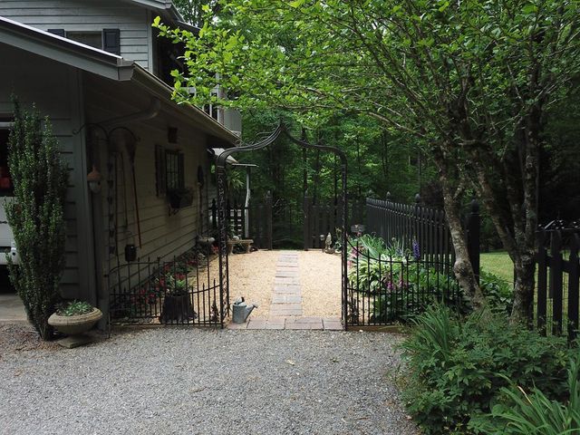 1054 Dickey Road, Murphy, NC 28906