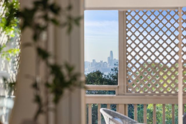 6227 Wood Dr, Oakland, CA 94611