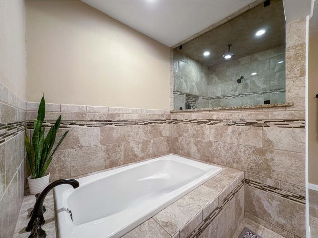 2610 Adams Street, Alvin, TX 77511
