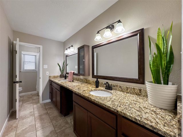 2610 Adams Street, Alvin, TX 77511