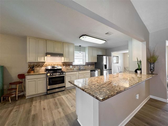 2610 Adams Street, Alvin, TX 77511