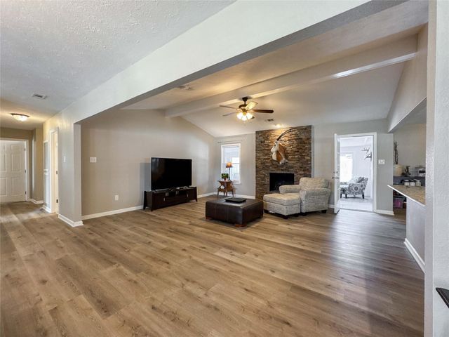 2610 Adams Street, Alvin, TX 77511