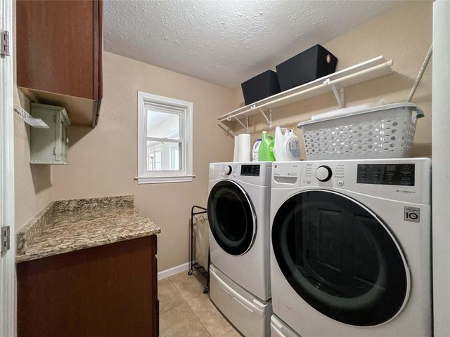 2610 Adams Street, Alvin, TX 77511