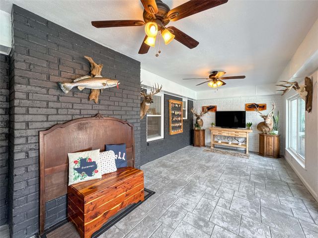 2610 Adams Street, Alvin, TX 77511
