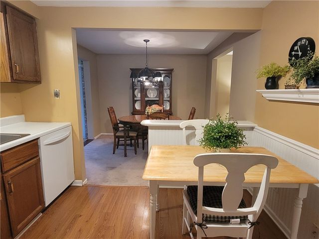 4011 Firethorn Dr, Kennedy Twp, PA 15136