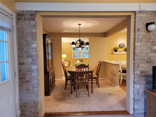 4011 Firethorn Dr, Kennedy Twp, PA 15136