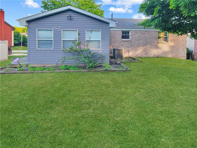 4011 Firethorn Dr, Kennedy Twp, PA 15136