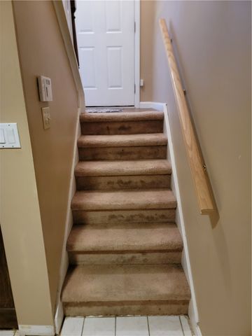 4011 Firethorn Dr, Kennedy Twp, PA 15136