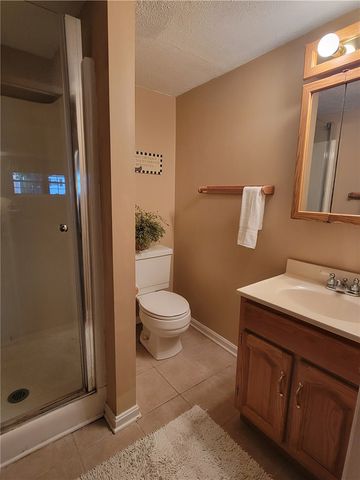 4011 Firethorn Dr, Kennedy Twp, PA 15136