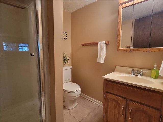 4011 Firethorn Dr, Kennedy Twp, PA 15136