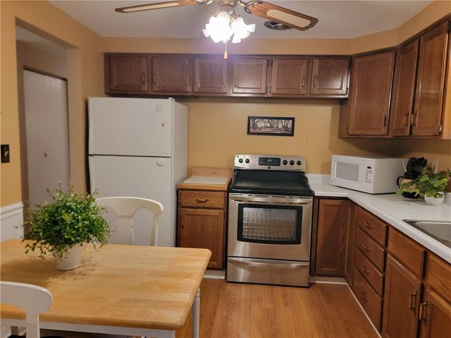 4011 Firethorn Dr, Kennedy Twp, PA 15136