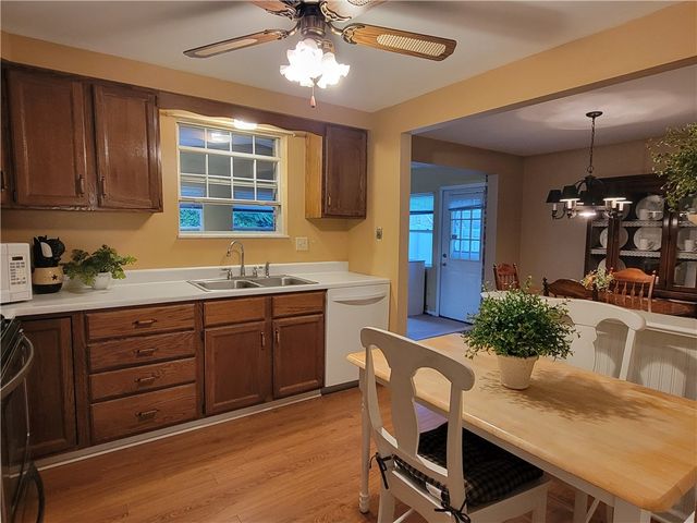 4011 Firethorn Dr, Kennedy Twp, PA 15136