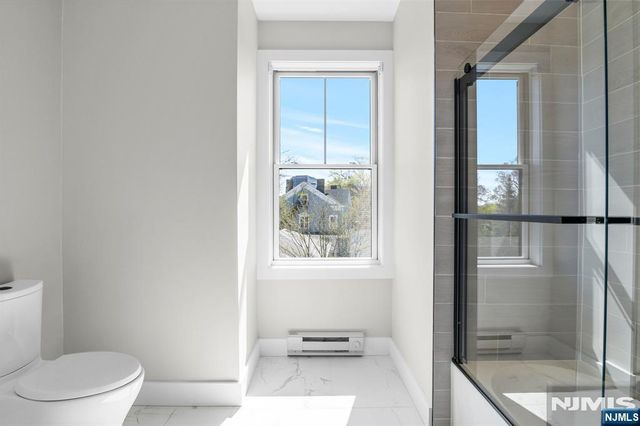 2021 Jones Road 101, Fort Lee, NJ 07024