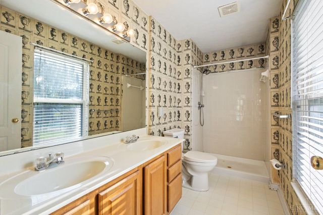 9925 Shorewood Lane, Sharonville, OH 45241