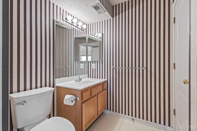 9925 Shorewood Lane, Sharonville, OH 45241