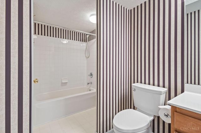 9925 Shorewood Lane, Sharonville, OH 45241