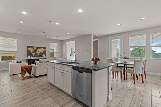 124 Oakstone DR, Georgetown, TX 78628