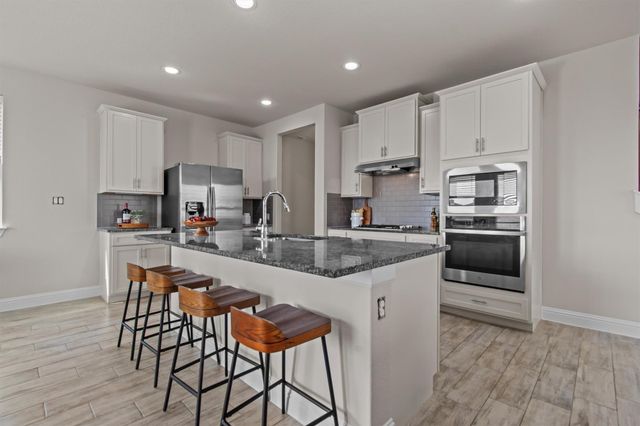 124 Oakstone DR, Georgetown, TX 78628
