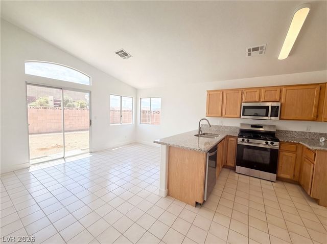 6547 Grand Oaks Drive, Las Vegas, NV 89156