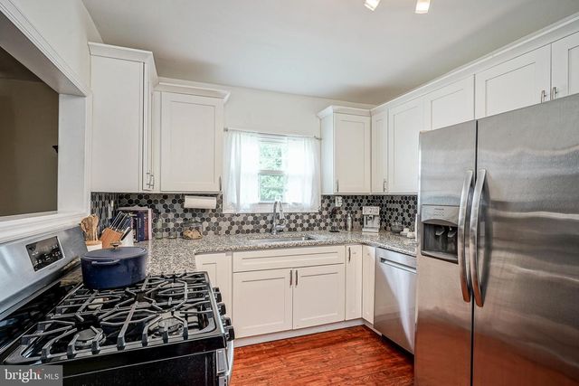24 POCAHONTAS RD, Somerdale, NJ 08083