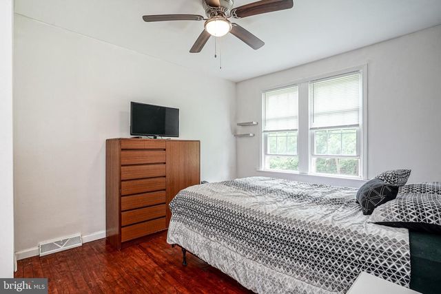 24 POCAHONTAS RD, Somerdale, NJ 08083