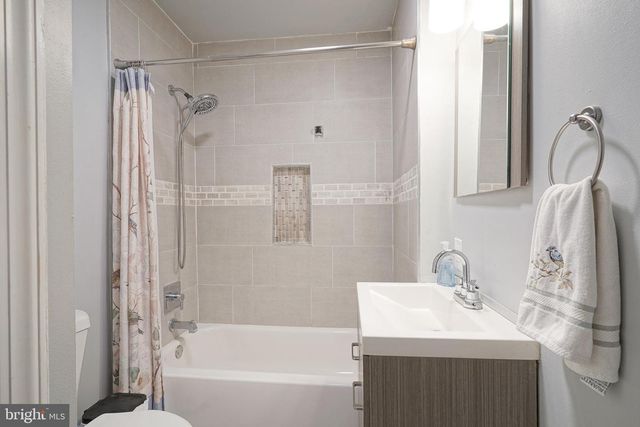 24 POCAHONTAS RD, Somerdale, NJ 08083