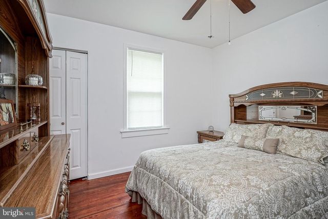 24 POCAHONTAS RD, Somerdale, NJ 08083