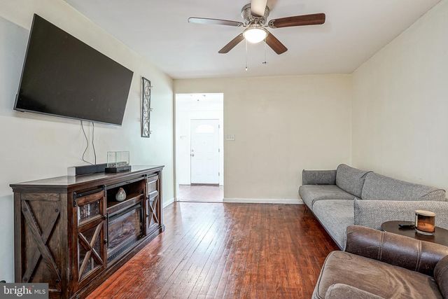 24 POCAHONTAS RD, Somerdale, NJ 08083