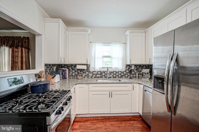24 POCAHONTAS RD, Somerdale, NJ 08083