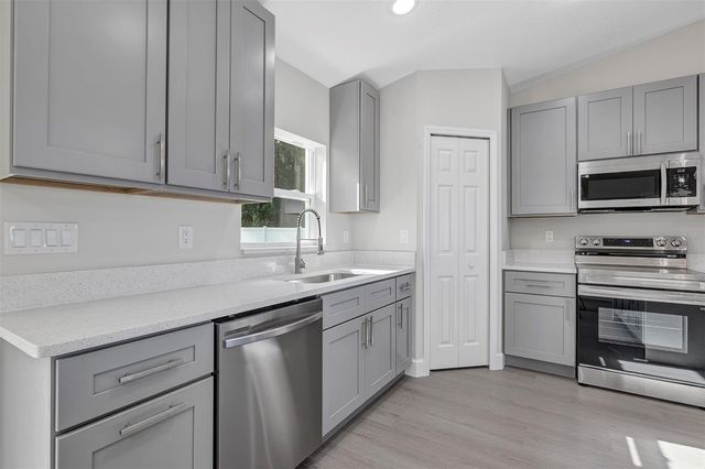 10463 SW 140TH AVENUE, Dunnellon, FL 34432