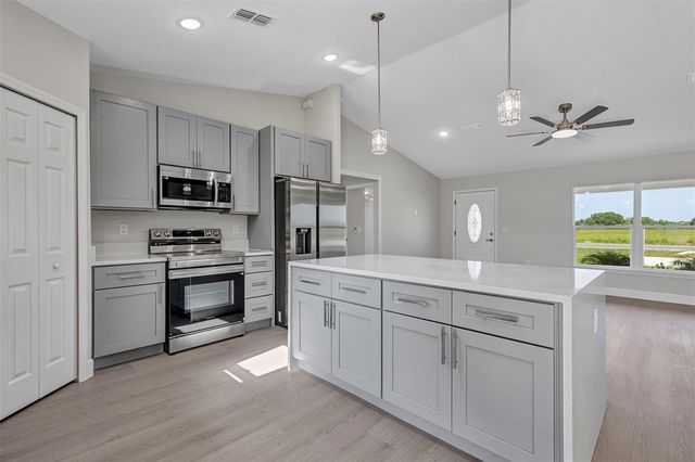 10463 SW 140TH AVENUE, Dunnellon, FL 34432