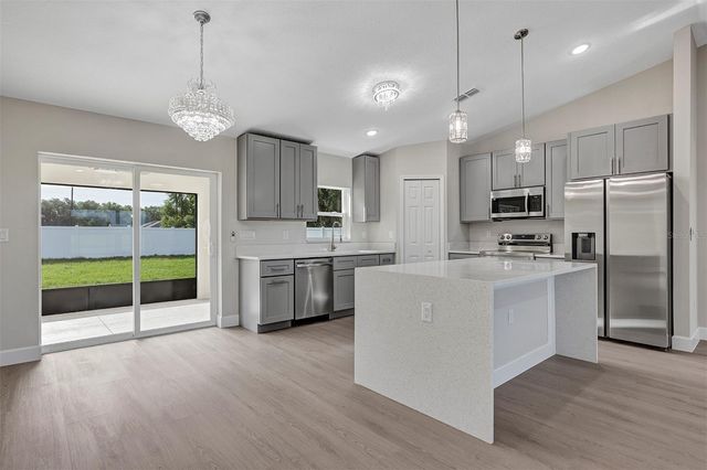 10463 SW 140TH AVENUE, Dunnellon, FL 34432