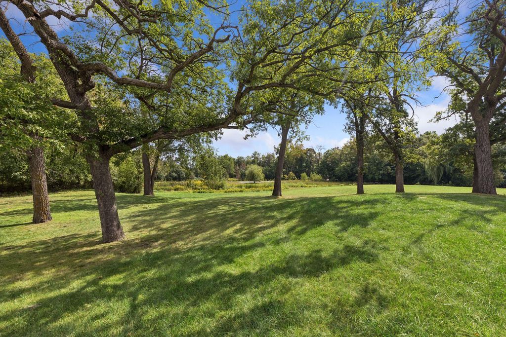 555 Bushaway Road, Wayzata, MN 55391 — photo 2