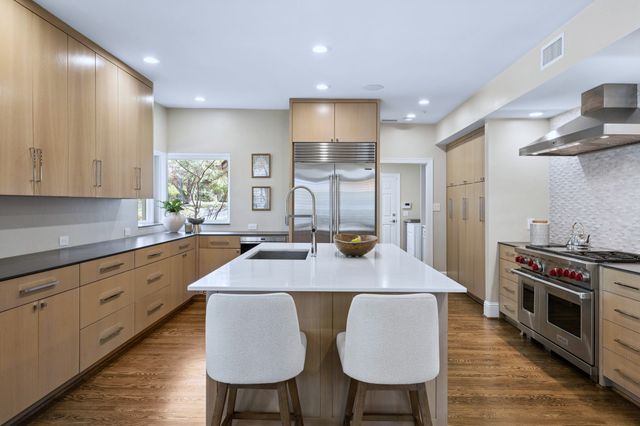 6415 Forestshire Drive, Dallas, TX 75230