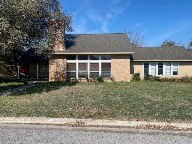 1303 Southgate Drive, Brownwood, TX 76801