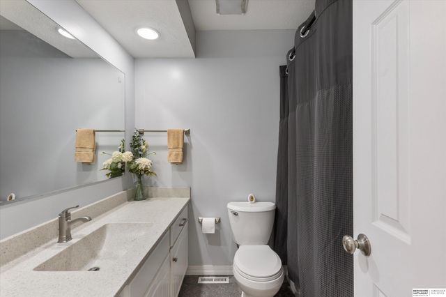 13524 Redwood Street, Omaha, NE 68138