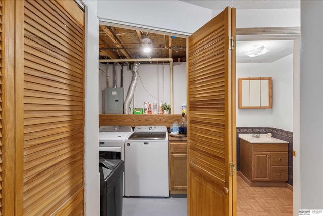 13524 Redwood Street, Omaha, NE 68138