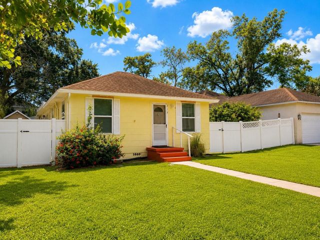 217 50TH TER N, St Petersburg, FL 33703