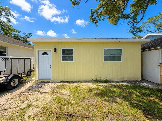 217 50TH TER N, St Petersburg, FL 33703