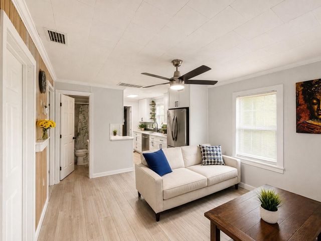 217 50TH TER N, St Petersburg, FL 33703