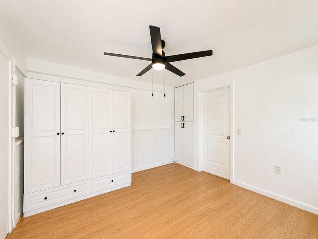 217 50TH TER N, St Petersburg, FL 33703