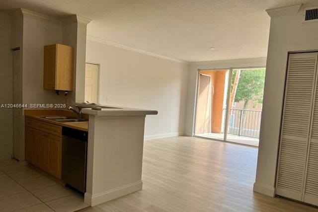 6841 SW 44th Street 204, Miami, FL 33155